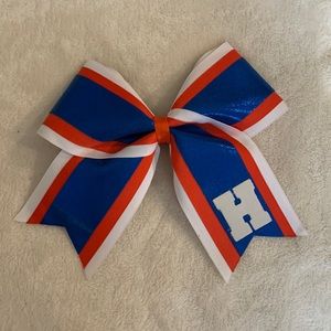 Cheer bow